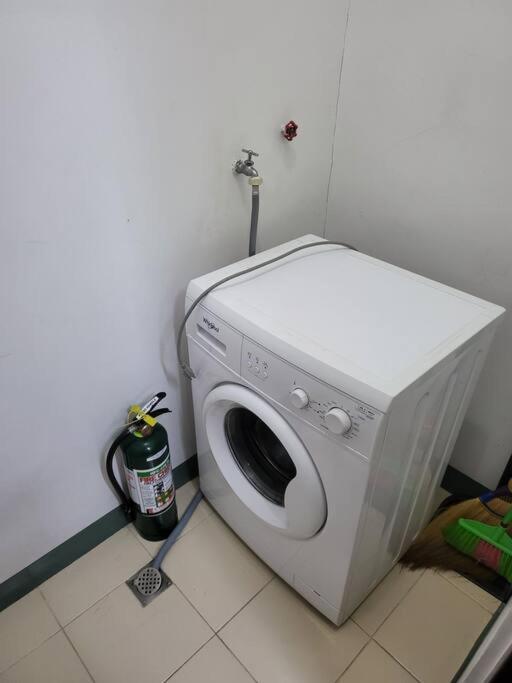 Luxury @ Bgc Sleeps 6 Comfortably Fast Wifi Pool! Apartment Manila Exterior photo